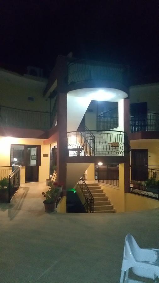 Las Palmeras Hotel Çamyuva Esterno foto