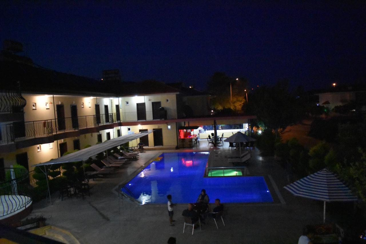 Las Palmeras Hotel Çamyuva Esterno foto